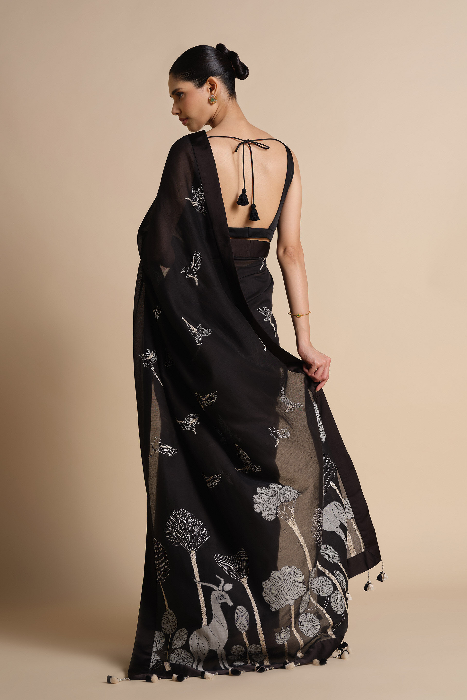 Usoa Hand-embroidered Kantha Mul Saree - Black